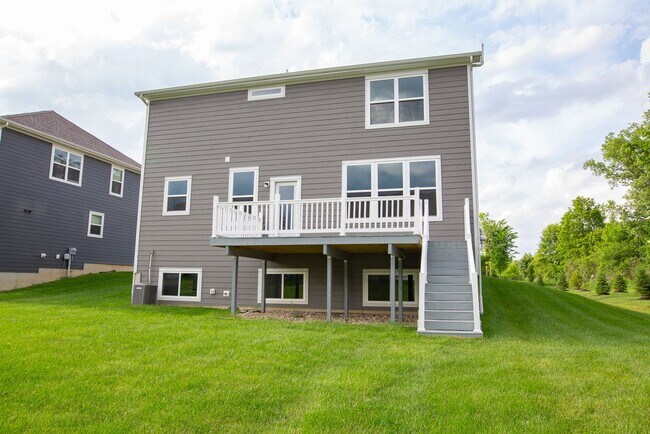 Building Photo - 2845 Beechwood Dr