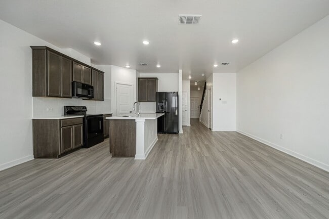 Building Photo - Where Style Meets Comfort: Elevate Your Li...