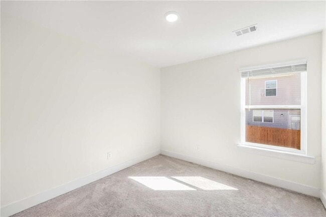 Building Photo - 7673 Squire Ct