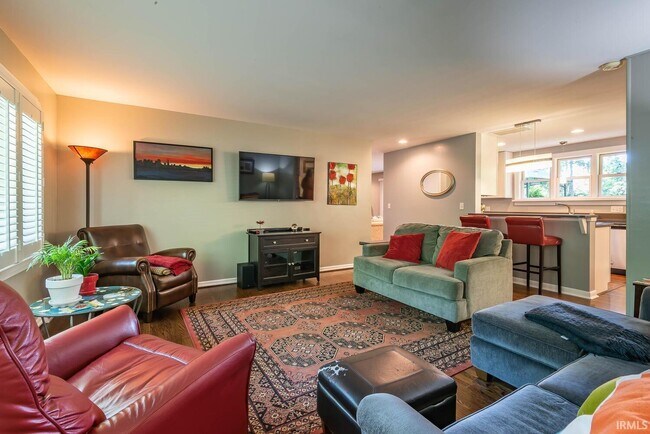 Building Photo - 1708 E Windsor Dr