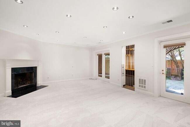 Building Photo - 4004 Highwood Ct NW