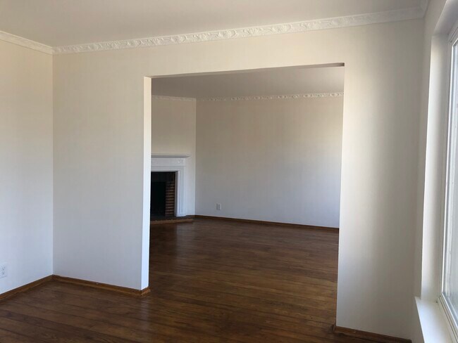 Building Photo - 2233 Taraval St