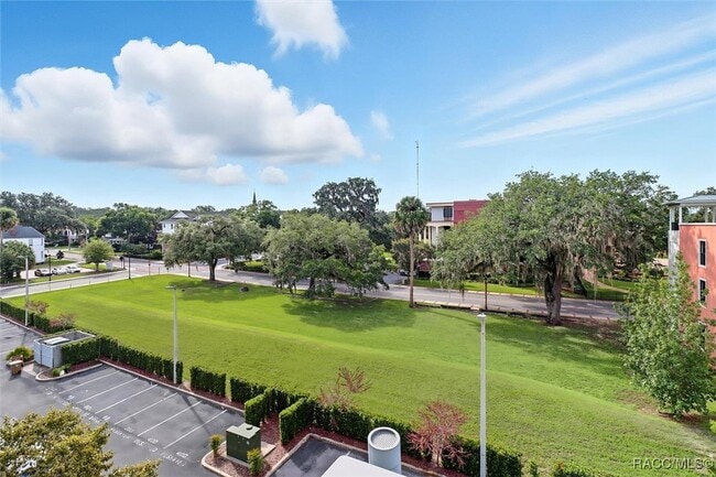 Building Photo - 302 SE Broadway St