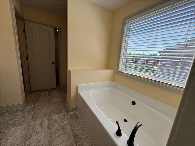 Building Photo - 2640 Tyler Bay Ln