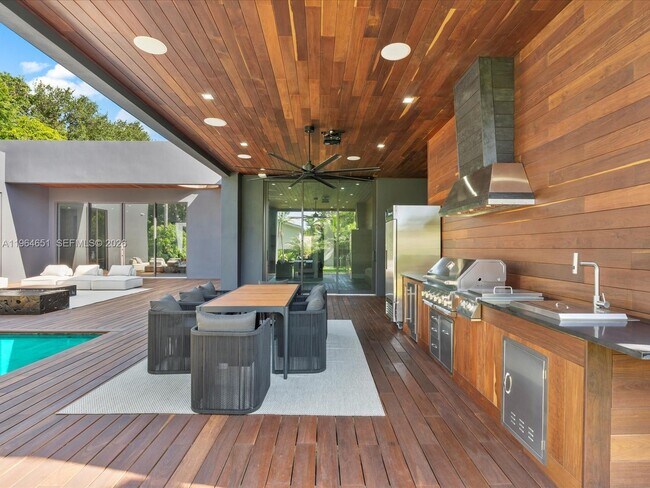 Building Photo - 871 NE 83rd St