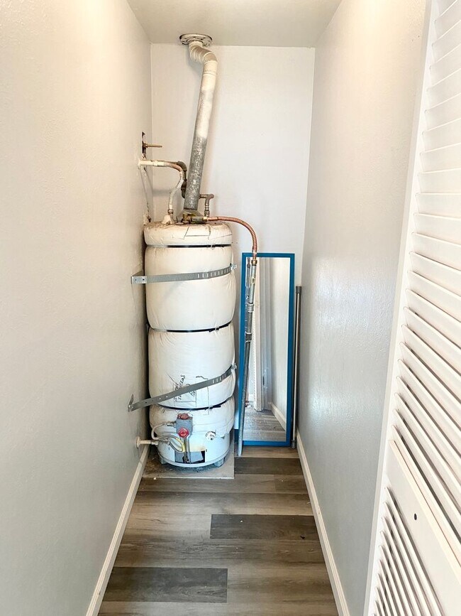 Building Photo - 3415-3417 E Terrace Ave