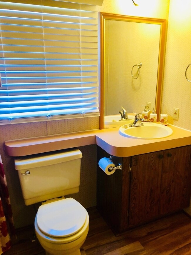 Building Photo - MOVE-IN READY! NO HUD OR SECTION 8