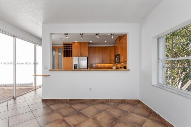 Building Photo - 935 Corkwood St