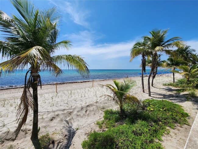 Building Photo - 2030 S Ocean Dr