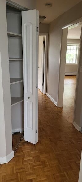 Building Photo - 1500 W Touhy Ave