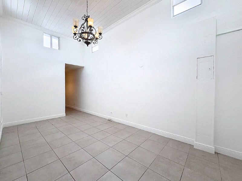 Building Photo - 401 NW 16th Ave