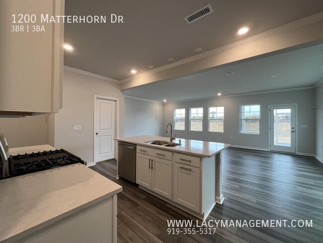 Building Photo - 1200 Matterhorn Dr