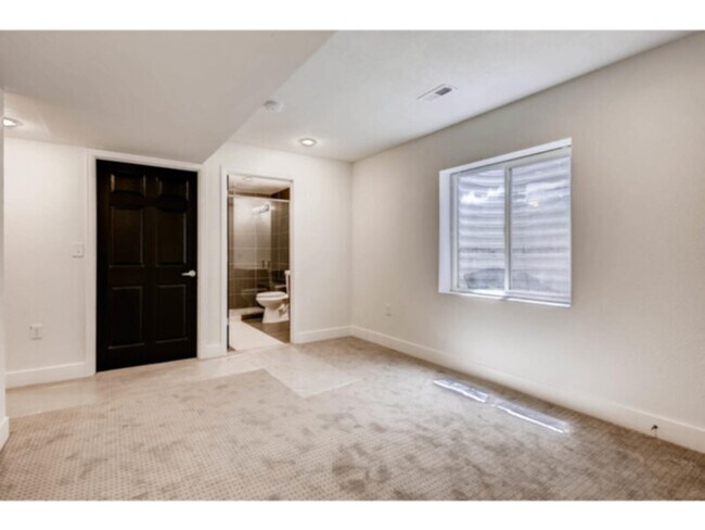 Building Photo - 15576 Olmsted Pl