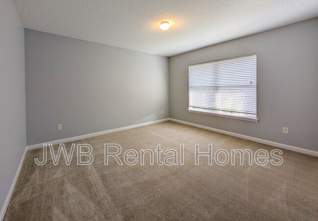 Building Photo - 129 Castlegate Ln