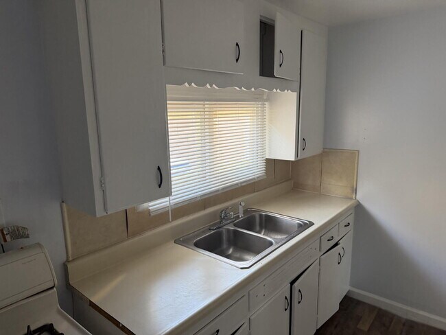 Building Photo - COZY BACKYARD STUDIO NEAR UPTOWN & DOWNTOWN PHOENIX