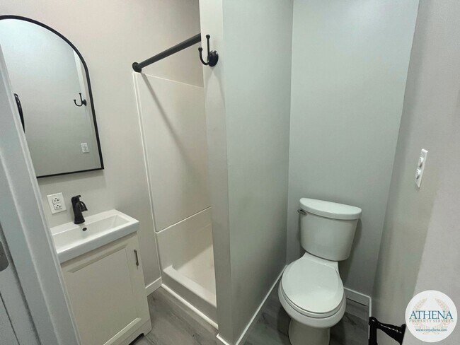 Building Photo - 5 Bedroom / 2 Bath House - NEAR SEMO's CAMPUS