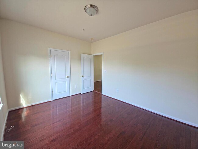 Building Photo - 7108 Sudley Ave