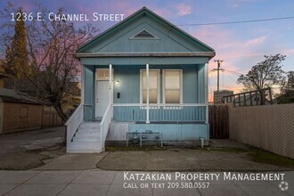 Building Photo - Renovated 2-Bedroom 2-Bath Home