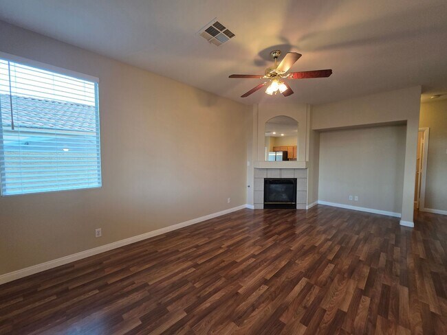Building Photo - 748 Maccabe Ave
