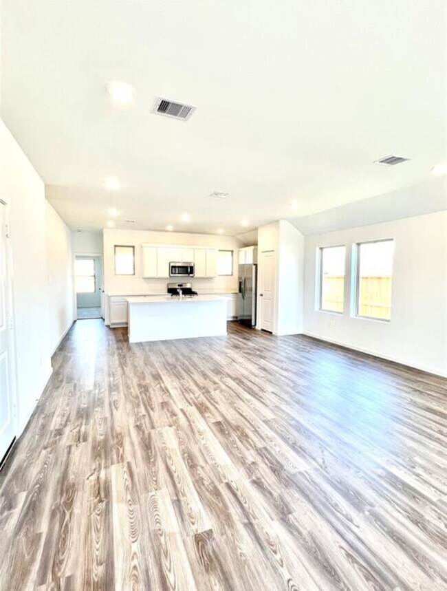 Building Photo - 22445 Mountain Pne Dr