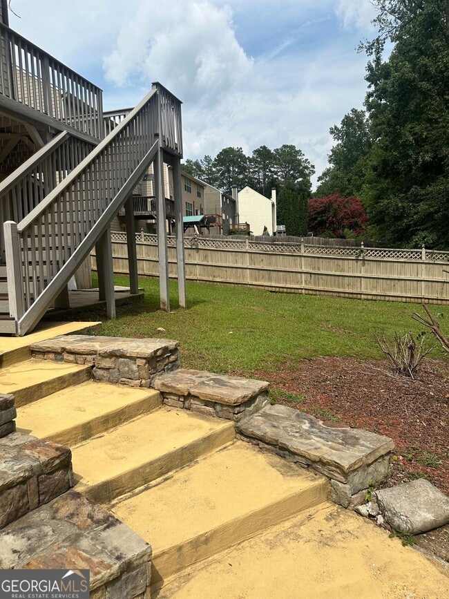 Building Photo - 711 Pine Grove Cir