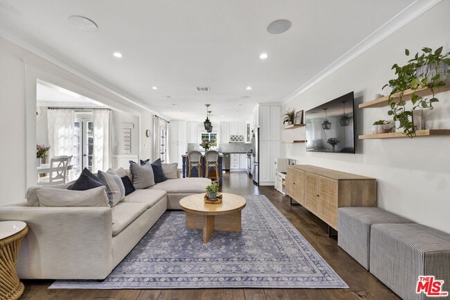 Building Photo - 4621 Allott Ave