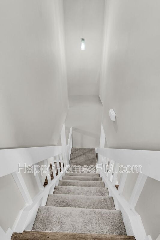 Building Photo - 5737 Dewsbury Ln