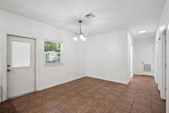 Building Photo - 311 W Lewis Ave