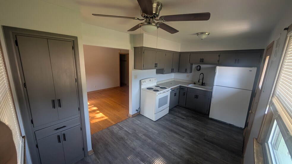 Building Photo - 7259 W Lakefield Dr