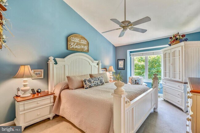 Building Photo - Experience elevated living in this beautifully renovated townhome nestled within the highly sough...