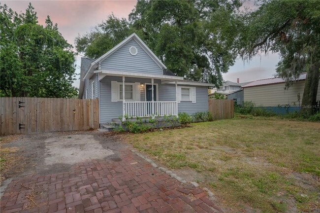 Building Photo - 812 E Bryan St