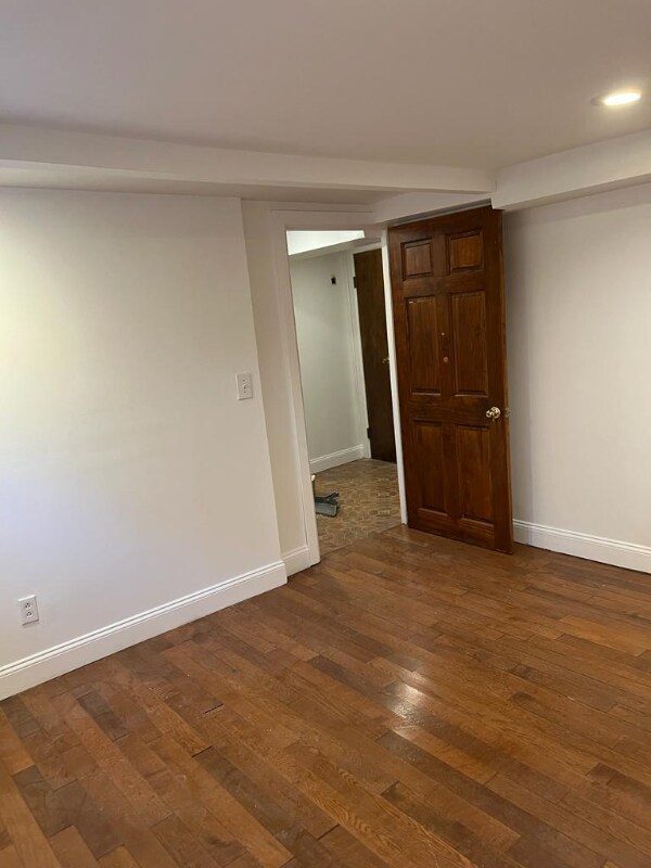 Building Photo - 991 Troy Ave