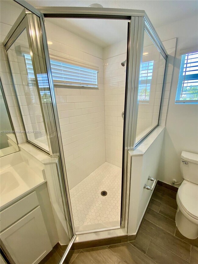 Building Photo - 4163 Lagoon Shore Dr