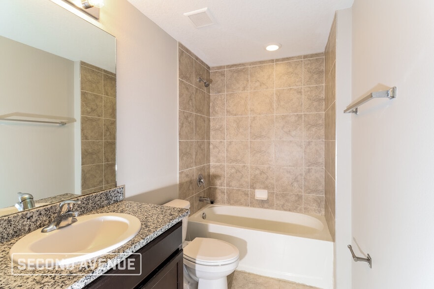 Building Photo - 594 Topeka Rd SW