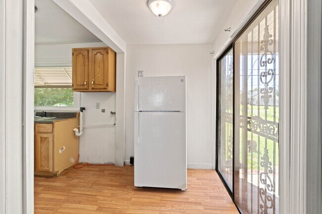 Building Photo - 516 N Center St