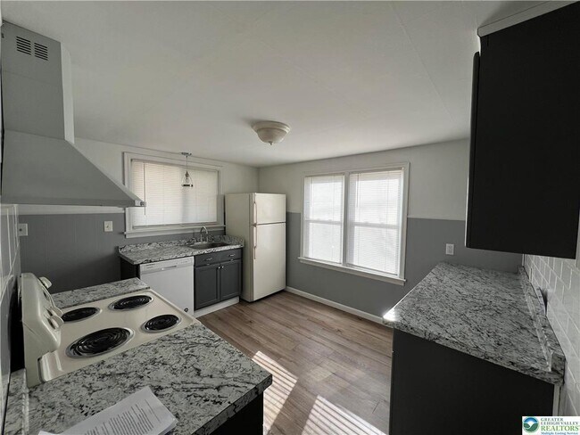 Building Photo - 353 West St