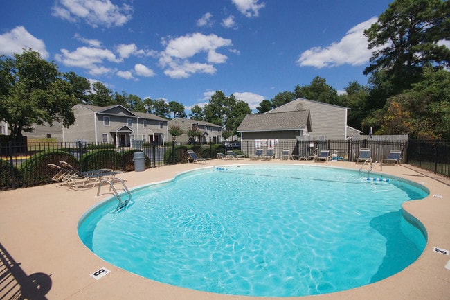 Sparkling Swimming Pool - Brookhaven Townhomes