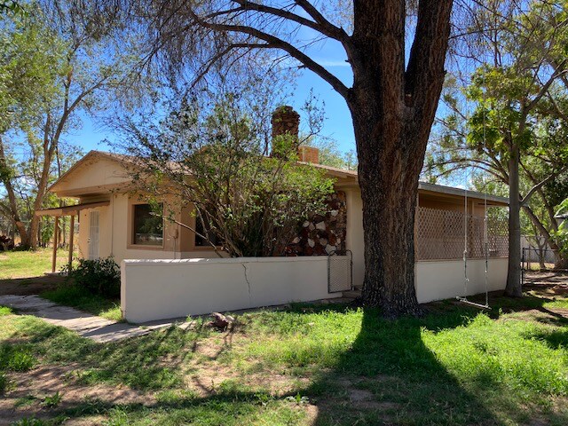 Building Photo - 2028 Cottonwood Ln