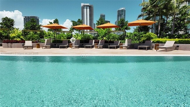 Building Photo - 700 NE 24th St