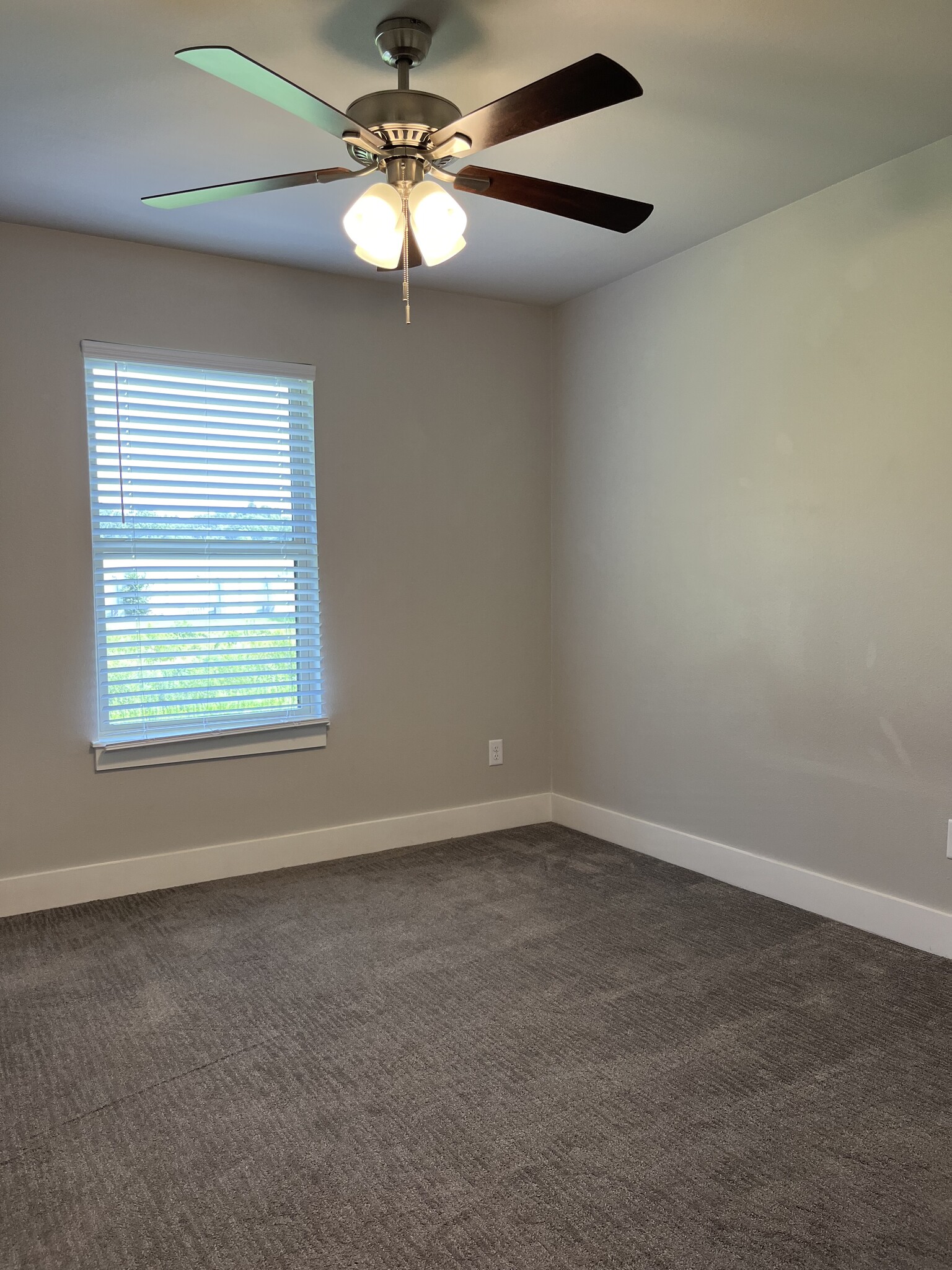 Guest Bedroom - 10672 Brothers Ln