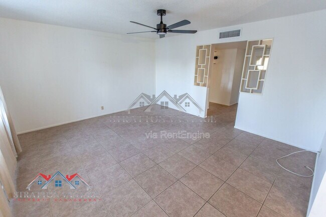 Building Photo - 5706 E Des Moines St