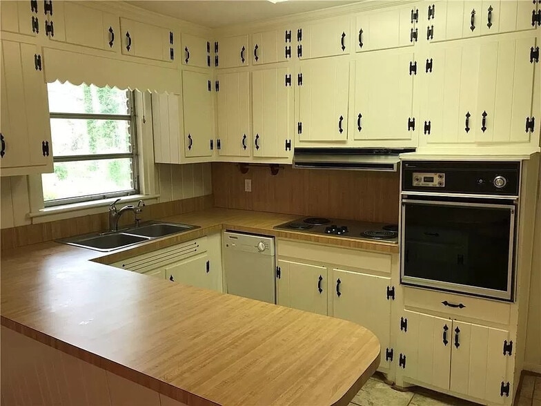 Primary Photo - Room in House on Flagler Cir