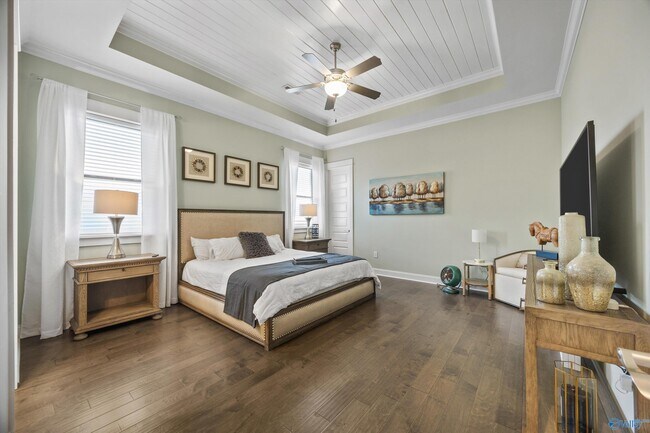 Building Photo - 107 Poydras St