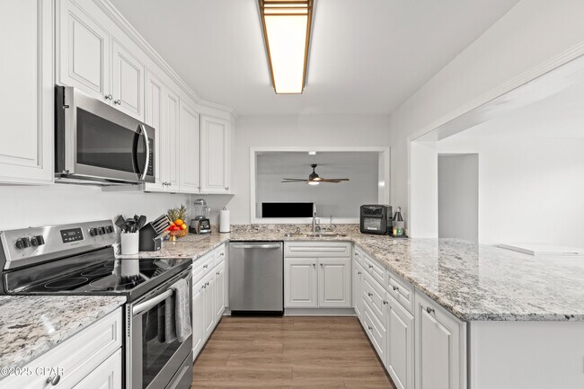 Building Photo - 1914 Clay Ave