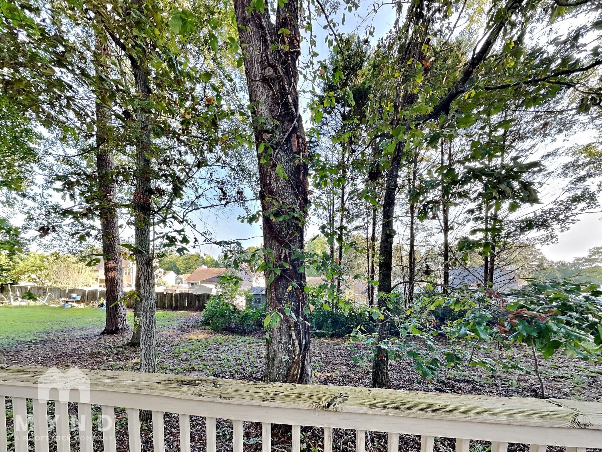 Building Photo - 723 River Valley Dr