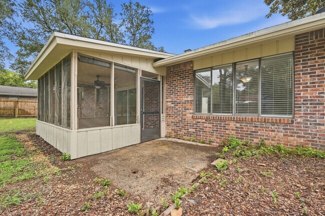 Building Photo - 644 Caribbean Way