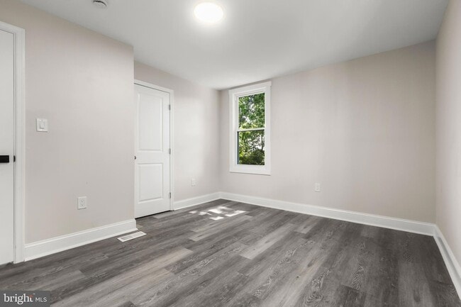 Building Photo - 505 McCabe Ave