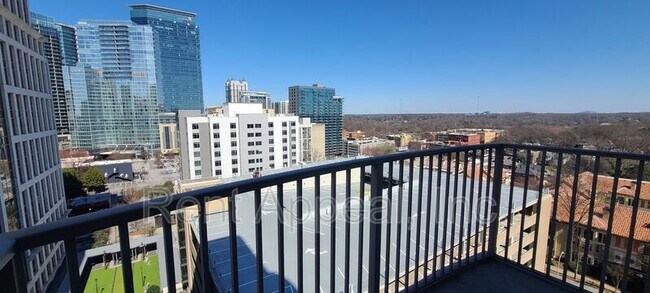 Building Photo - 943 Peachtree St NE