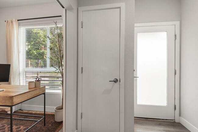 Building Photo - Modern Townhome Living in Lakewood – $2,65...