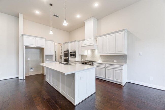 Building Photo - 28225 Beckwood Dr